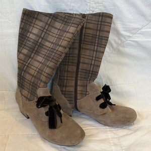 Born Crown Suede boots